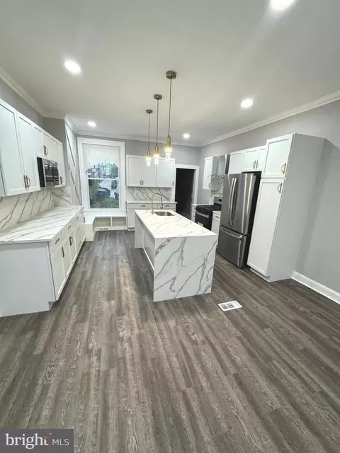 Kitchen - 2412 Callow Ave, Baltimore, MD 21217 photo 2 of 5