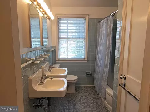 Bath - 1410 Walker Ave, Baltimore, MD 21239 photo 1 of 1