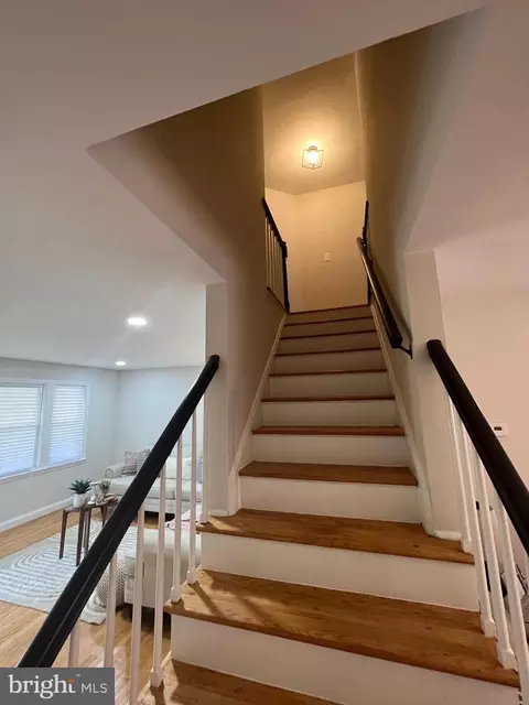 Entry Way - 1655 Winford Rd, Baltimore, MD 21239 photo 2 of 7