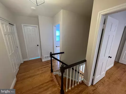 Entry Way - 1655 Winford Rd, Baltimore, MD 21239 photo 4 of 7