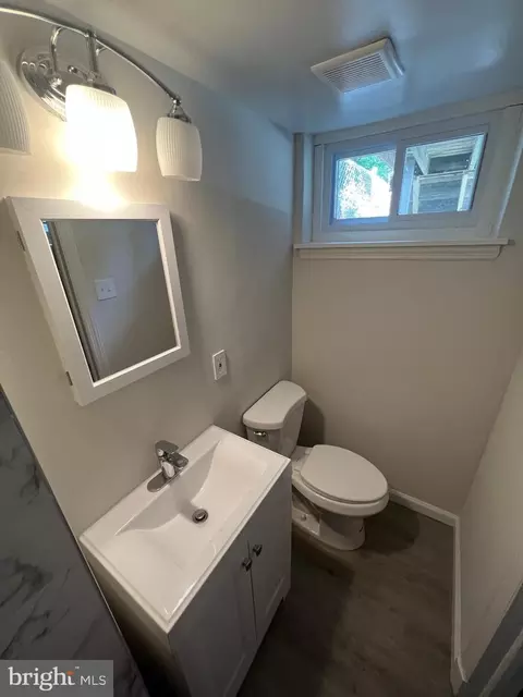 Bath - 1655 Winford Rd, Baltimore, MD 21239 photo 7 of 7