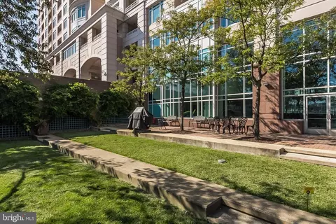 Exterior - 100 Harborview Dr #1213, Baltimore, MD 21230 photo 10 of 15