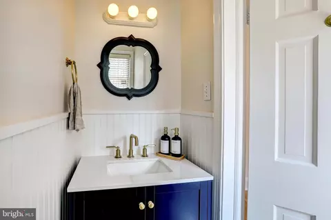 Bath - 7 E Madison St, Baltimore, MD 21202 photo 1 of 3