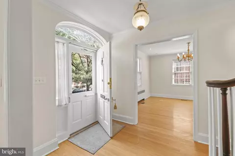 Entry Way - 7 E Madison St, Baltimore, MD 21202 photo 3 of 10