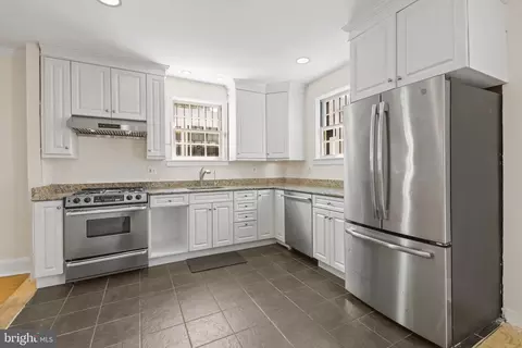 Kitchen - 7 E Madison St, Baltimore, MD 21202 photo 4 of 5