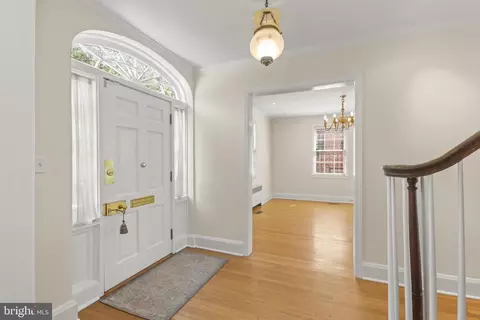 Entry Way - 7 E Madison St, Baltimore, MD 21202 photo 4 of 10