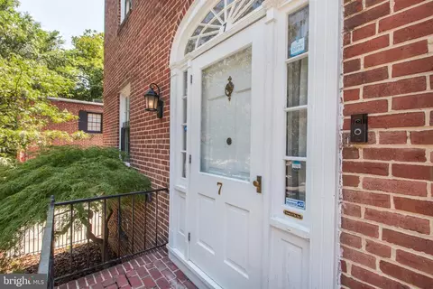 Entry Way - 7 E Madison St, Baltimore, MD 21202 photo 1 of 10