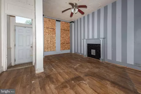 Living - 811 Appleton St, Baltimore, MD 21217 photo 1 of 2