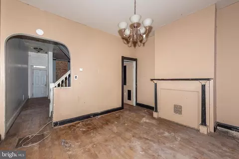 Entry Way - 811 Appleton St, Baltimore, MD 21217 photo 2 of 5