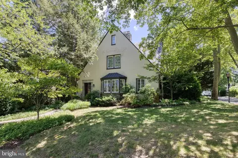 215 Saint Dunstans Rd, Baltimore, MD 21212