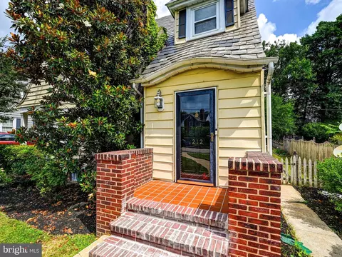 212 E Lake Ave, Baltimore, MD 21212 photo 4