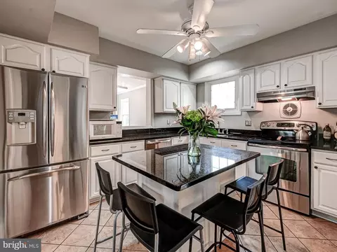 212 E Lake Ave, Baltimore, MD 21212 photo 16