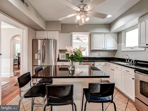 212 E Lake Ave, Baltimore, MD 21212 photo 14