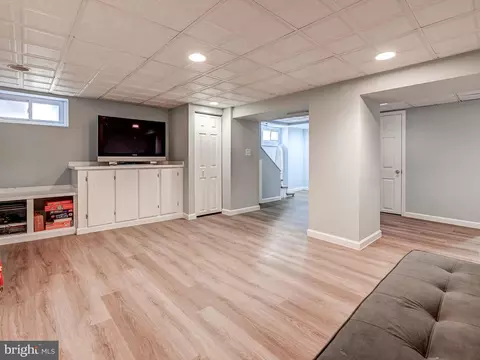 212 E Lake Ave, Baltimore, MD 21212 photo 29