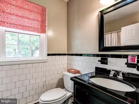 212 E Lake Ave, Baltimore, MD 21212 photo 23