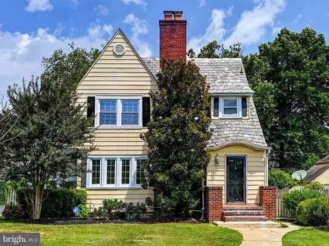 212 E Lake Ave, Baltimore, MD 21212