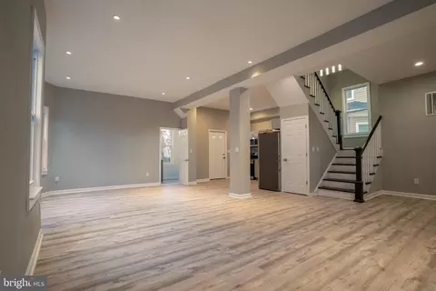 Entry Way - 4108 Boarman Ave, Baltimore, MD 21215 photo 2 of 9