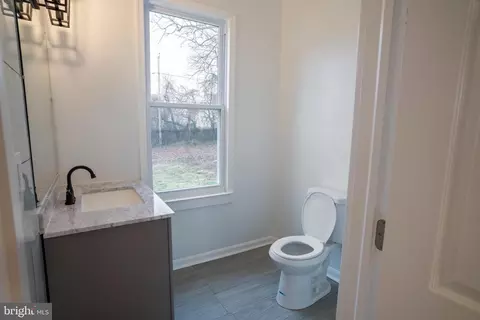 Bath - 4108 Boarman Ave, Baltimore, MD 21215 photo 1 of 3