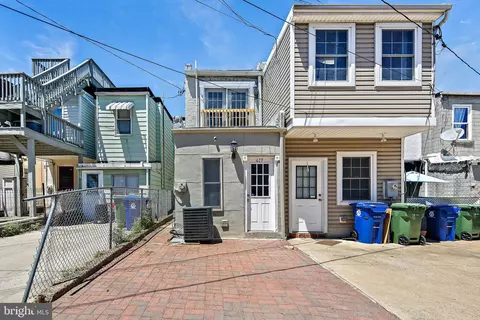 Exterior - 417 E Fort Ave, Baltimore, MD 21230 photo 1 of 3