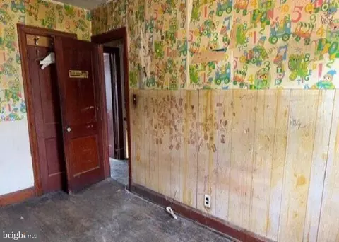 Entry Way - 3304 Elbert St, Baltimore, MD 21229 photo 6 of 7