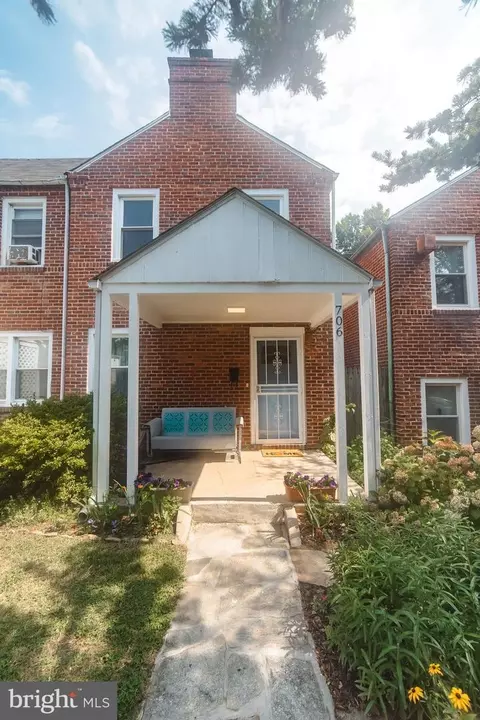 706 E 35th St, Baltimore, MD 21218 photo 2