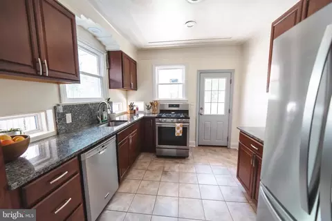 706 E 35th St, Baltimore, MD 21218 photo 9