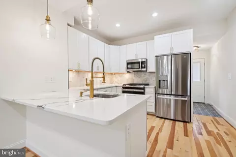 Kitchen - 25 S Potomac St S, Baltimore, MD 21224 photo 1 of 1