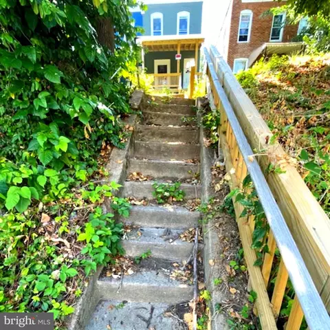 Exterior - 622 Denison St, Baltimore, MD 21229 photo 3 of 9