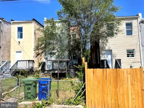 Exterior - 622 Denison St, Baltimore, MD 21229 photo 5 of 9