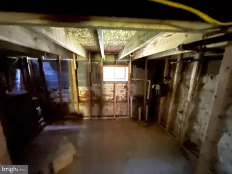 Entry Way - 622 Denison St, Baltimore, MD 21229 photo 8 of 9