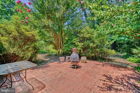 Exterior - 612 Hollen Rd, Baltimore, MD 21212 photo 7 of 15