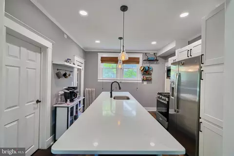 Kitchen - 612 Hollen Rd, Baltimore, MD 21212 photo 2 of 9