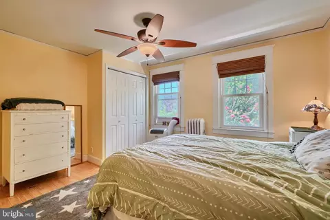 Bedroom - 612 Hollen Rd, Baltimore, MD 21212 photo 6 of 7