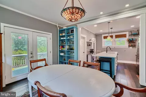 Dining - 612 Hollen Rd, Baltimore, MD 21212 photo 3 of 4
