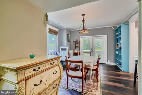Dining - 612 Hollen Rd, Baltimore, MD 21212 photo 1 of 4