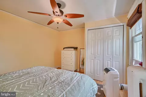 Bedroom - 612 Hollen Rd, Baltimore, MD 21212 photo 7 of 7