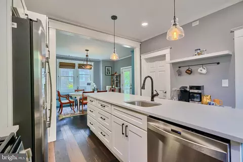 Kitchen - 612 Hollen Rd, Baltimore, MD 21212 photo 7 of 9