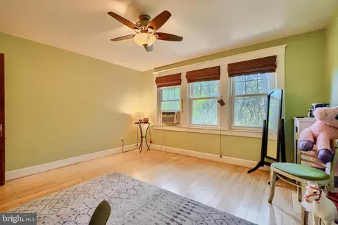 Bedroom - 612 Hollen Rd, Baltimore, MD 21212 photo 3 of 7