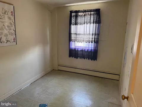 Bedroom - 1822 E Belvedere Ave, Baltimore, MD 21239 photo 3 of 3