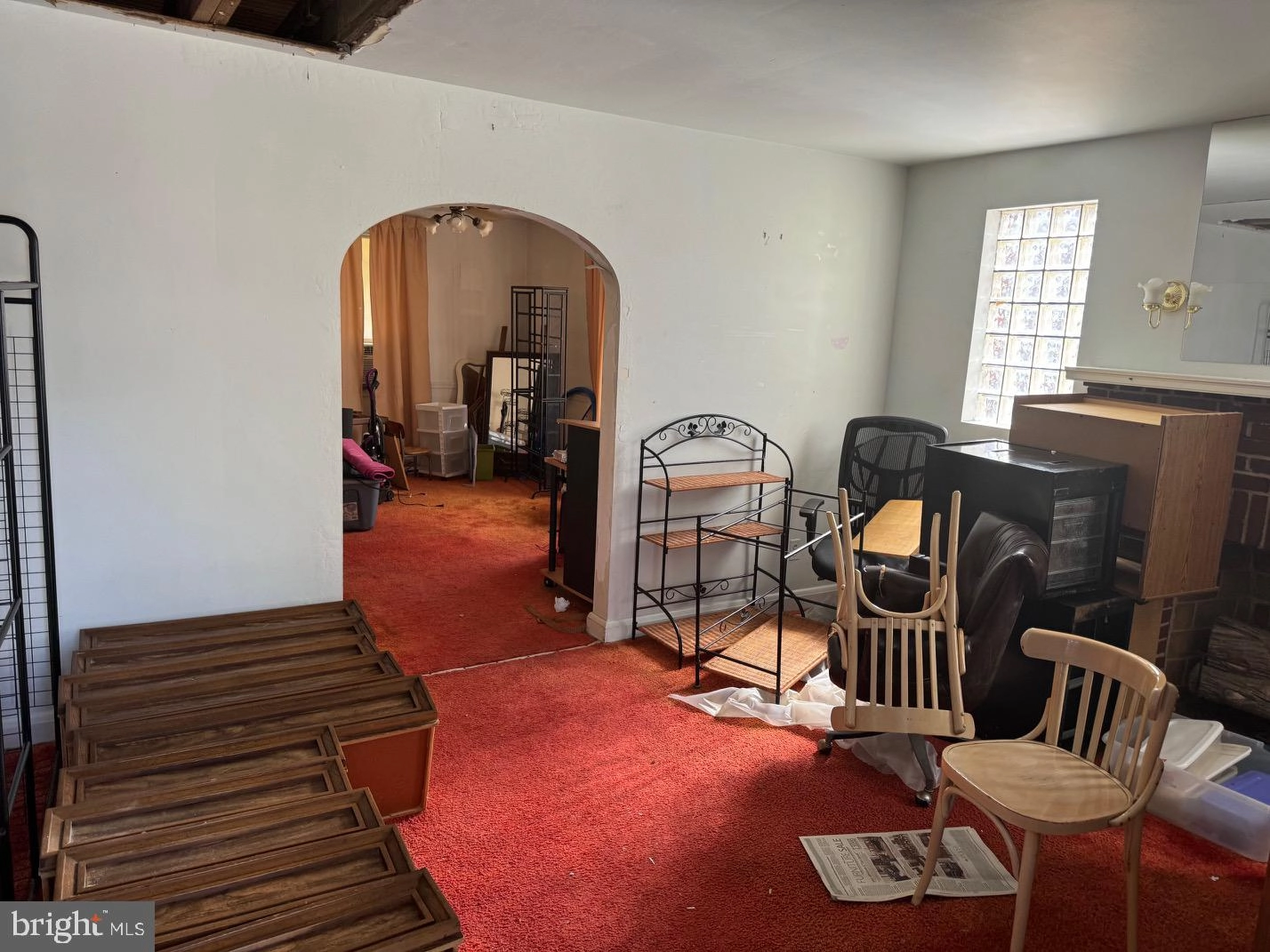 Entry Way - 1822 E Belvedere Ave, Baltimore, MD 21239 photo 1 of 3