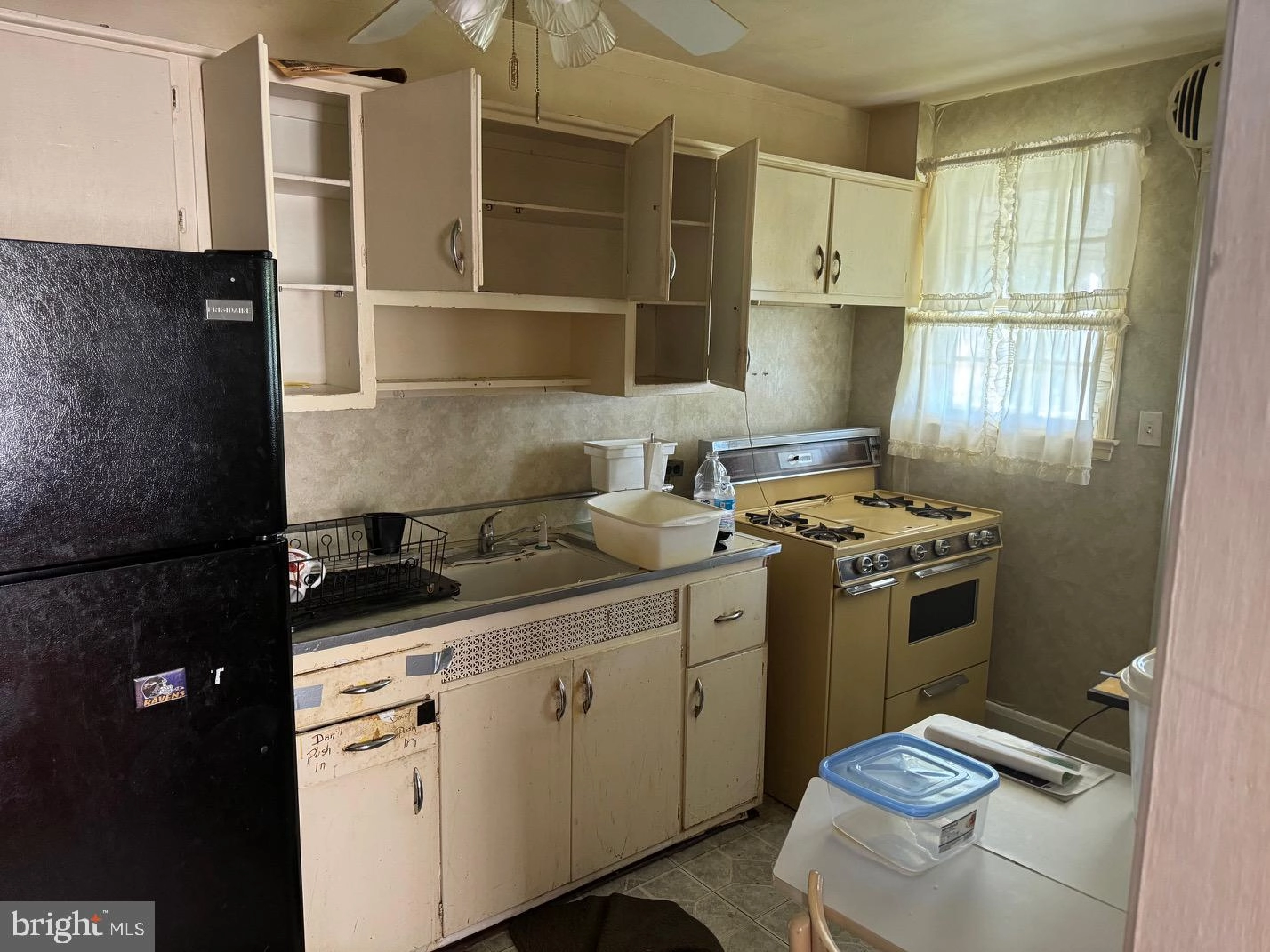 Kitchen - 1822 E Belvedere Ave, Baltimore, MD 21239 photo 1 of 1