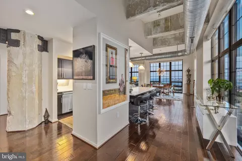 Entry Way - 1200 Steuart St #1715, Baltimore, MD 21230 photo 2 of 5