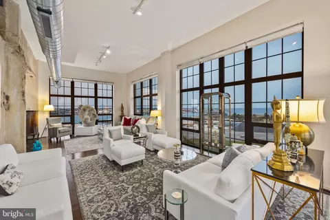 Living - 1200 Steuart St #1715, Baltimore, MD 21230 photo 9 of 11