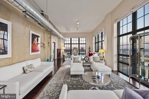 Living - 1200 Steuart St #1715, Baltimore, MD 21230 photo 2 of 11