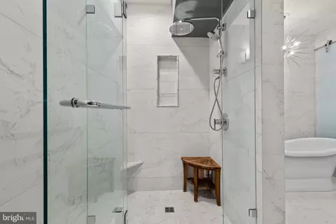Bath - 1200 Steuart St #1715, Baltimore, MD 21230 photo 2 of 5