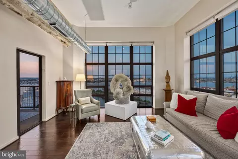 Living - 1200 Steuart St #1715, Baltimore, MD 21230 photo 10 of 11