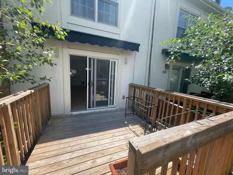 Exterior - 1102 S Streeper St, Baltimore, MD 21224 photo 2 of 3