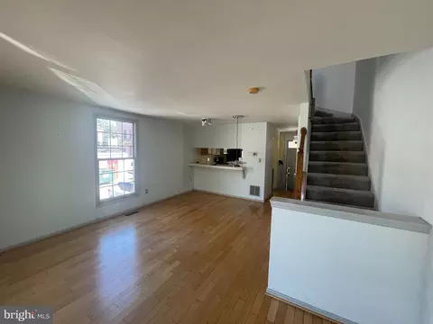 Living - 1102 S Streeper St, Baltimore, MD 21224 photo 4 of 4