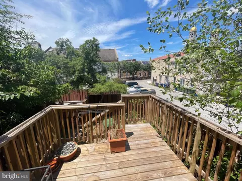 Exterior - 1102 S Streeper St, Baltimore, MD 21224 photo 3 of 3