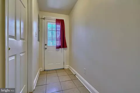 Entry Way - 1613 Marshall St, Baltimore, MD 21230 photo 3 of 3